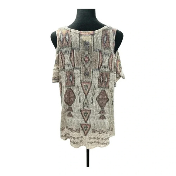 Women’s Vocal Southwestern top - Picture 2 of 6